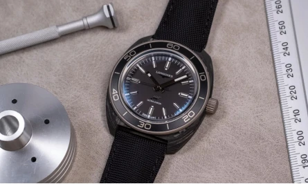 НОВЫЙ LONGINES ULTRA-CHRON CARBON – ПЕРВЫЙ ОПЫТ БРЕНДА С ИСПОЛЬЗОВАНИЕМ КАРБОНА