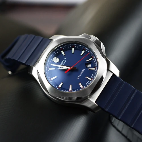 Чоловічий годинник VICTORINOX SWISS ARMY INOX V241688.1 купити за ціною 32264 грн на сайті - THEWATCH