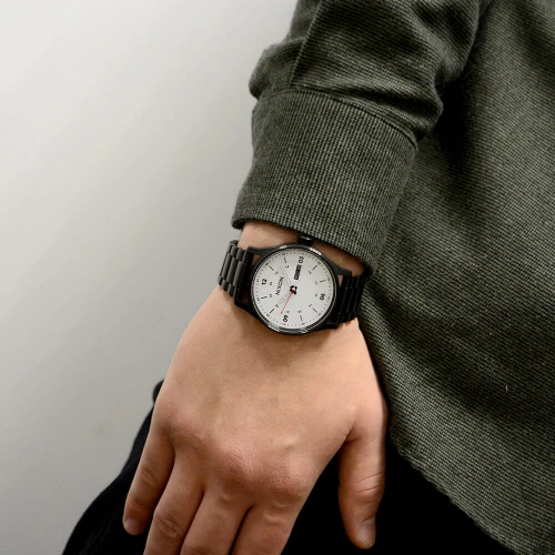 Чоловічий годинник NIXON SENTRY A356-005-00 купити за ціною 8450 грн на сайті - THEWATCH