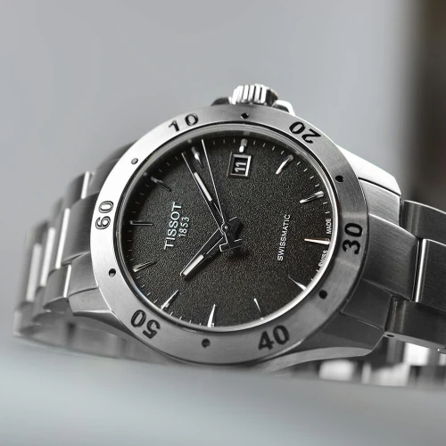 Чоловічий годинник TISSOT V8 SWISSMATIC T106.407.11.051.00 купити за ціною 0 грн на сайті - THEWATCH