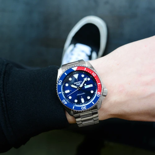Чоловічий годинник SEIKO 5 SPORTS SRPD53K1 купити за ціною 12900 грн на сайті - THEWATCH