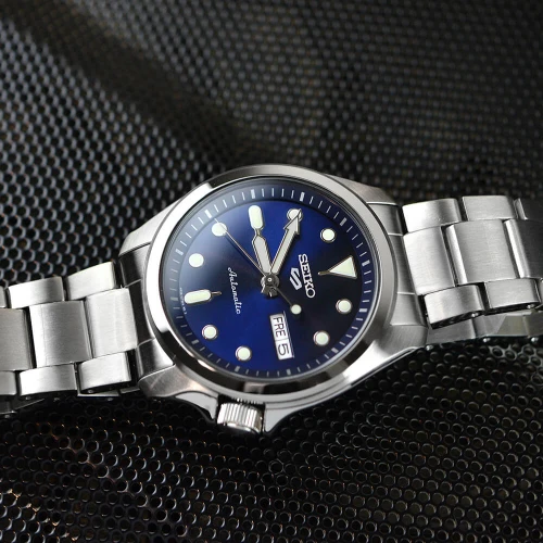 Чоловічий годинник SEIKO SEIKO 5 SRPE53K1 купити за ціною 13300 грн на сайті - THEWATCH