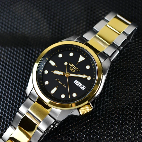 Чоловічий годинник SEIKO SEIKO 5 SRPE60K1 купити за ціною 0 грн на сайті - THEWATCH