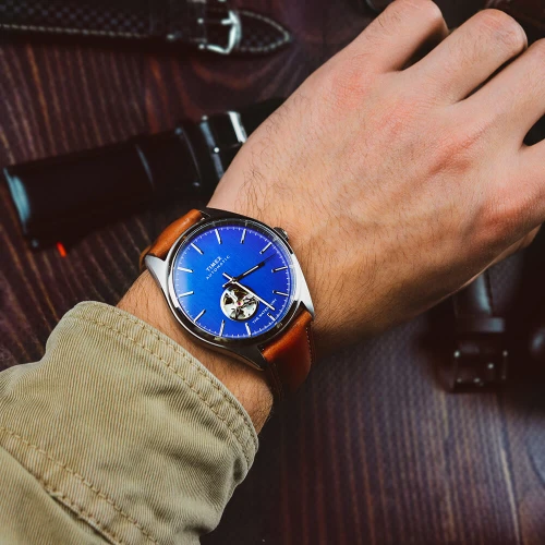 Чоловічий годинник TIMEX WATERBURY TX2U37700 купити за ціною 15174 грн на сайті - THEWATCH