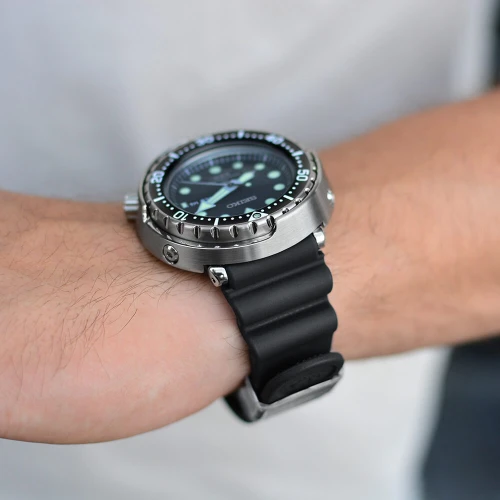 Чоловічий годинник SEIKO PROSPEX TUNA S23629J1 купити за ціною 0 грн на сайті - THEWATCH