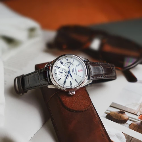 Чоловічий годинник SEIKO PRESAGE ARITA PORCELAIN DIAL SPB093J1 купити за ціною 0 грн на сайті - THEWATCH
