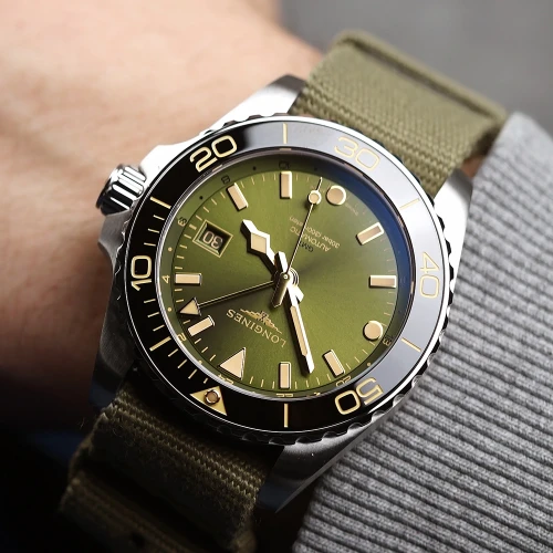 Чоловічий годинник LONGINES HYDROCONQUEST GMT L3.790.4.06.2 купити за ціною 126500 грн на сайті - THEWATCH
