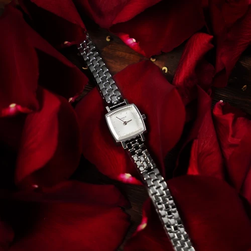 Жіночий годинник TISSOT LOVELY SQUARE T058.109.11.036.01 купити за ціною 16660 грн на сайті - THEWATCH