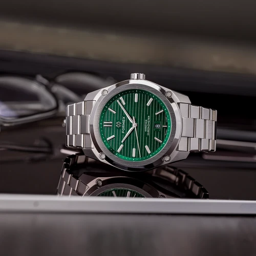 Чоловічий годинник FORMEX ESSENCE AUTOMATIC COSC "GREEN" 43MM 0330.1.6300.100 купити за ціною 92600 грн на сайті - THEWATCH