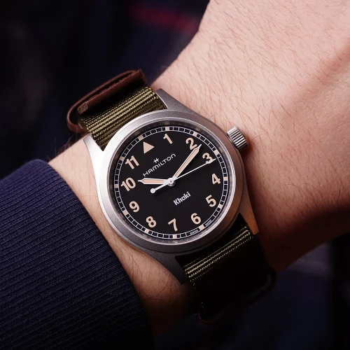 Чоловічий годинник HAMILTON KHAKI FIELD QUARTZ 38MM H69401930 купити за ціною 23390 грн на сайті - THEWATCH