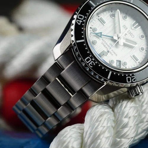 Чоловічий годинник SEIKO PROSPEX 1968 RE-INTERPRETATION GMT ARCTIC OCEAN LIMITED EDITION SPB439J1 купити за ціною 0 грн на сайті - THEWATCH