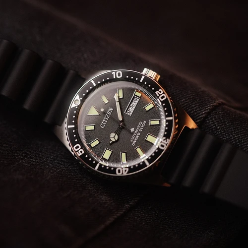 Чоловічий годинник CITIZEN PROMASTER AUTOMATIC 41MM NY0120-01EE купити за ціною 0 грн на сайті - THEWATCH