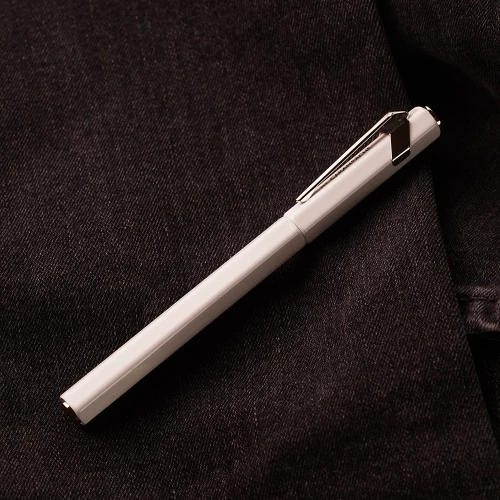 Чорнильна ручка Caran d'Ache 849 Metal White купити за ціною 3945 грн на сайті - THEWATCH