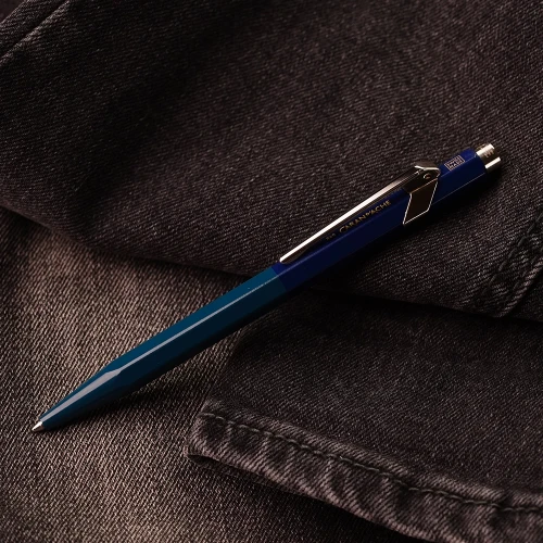 Ручка Caran d'Ache 849 PAUL SMITH Racing Green & Navy Blue Special Edition купити за ціною 3395 грн на сайті - THEWATCH