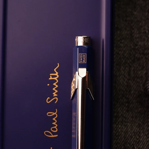 Ручка Caran d'Ache 849 PAUL SMITH Racing Green & Navy Blue Special Edition купити за ціною 3395 грн на сайті - THEWATCH