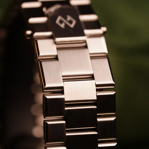 Чоловічий годинник FORMEX ESSENCE AUTOMATIC COSC "BLUE" 43MM 0330.1.6331.100 купити за ціною 92600 грн на сайті - THEWATCH