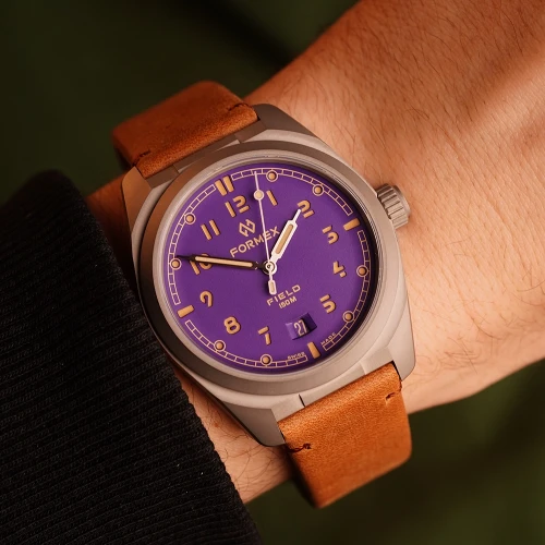 Мужские наручные часы FORMEX FIELD AUTOMATIC "ULTRA VIOLET" 40MM 0660.1.6593.723 купить по цене 55200 грн на сайте - THEWATCH