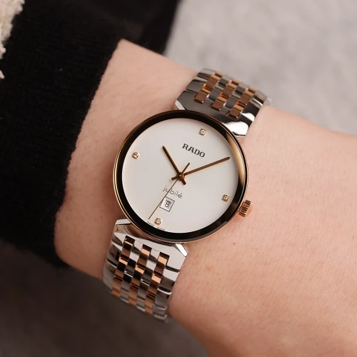 Жіночий годинник RADO CENTRIX AUTOMATIC DIAMONDS R30019722 купити за ціною 137210 грн на сайті - THEWATCH