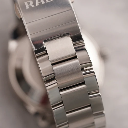 Чоловічий годинник RADO CAPTAIN COOK AUTOMATIC R32105353 купити за ціною 137210 грн на сайті - THEWATCH