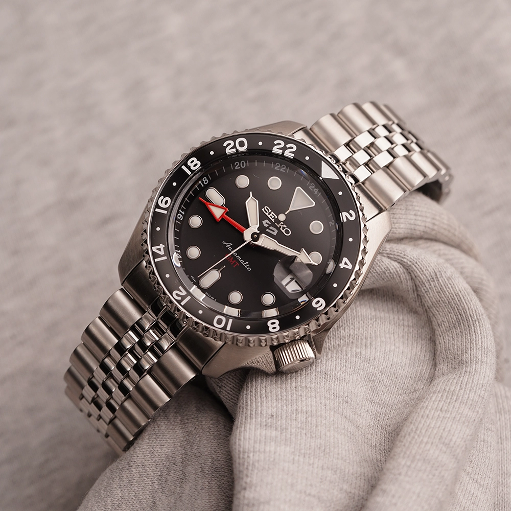 Чоловічий годинник SEIKO 5 SPORTS GMT SSK001K1 купити за ціною