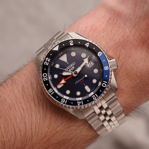 Чоловічий годинник SEIKO 5 SPORTS GMT SSK003K1 купити за ціною 25500 грн на сайті - THEWATCH