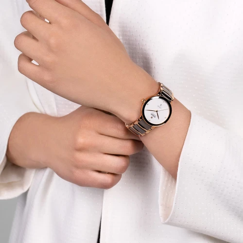 Жіночий годинник RADO CENTRIX AUTOMATIC DIAMONDS R30019722 купити за ціною 137210 грн на сайті - THEWATCH