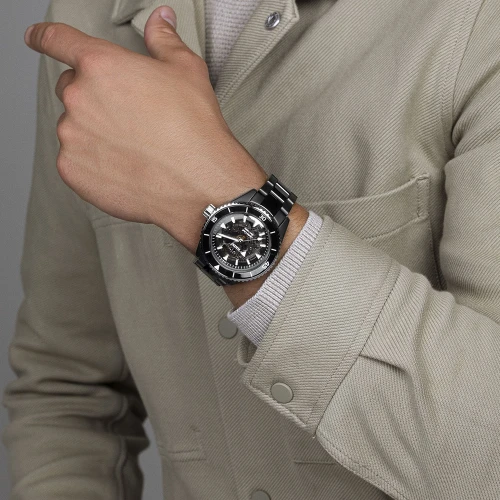 Чоловічий годинник RADO CAPTAIN COOK HIGH-TECH CERAMIC R32127152 купити за ціною 243240 грн на сайті - THEWATCH