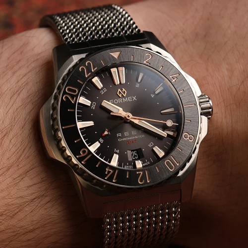 Чоловічий годинник FORMEX REEF AUTOMATIC GMT COSC 42MM 2202.1.5399.111 купити за ціною 130700 грн на сайті - THEWATCH