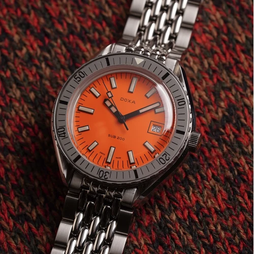 Чоловічий годинник DOXA SUB 200 PROFESSIONAL STAINLESS STEEL BEZEL 796.10.351.10 купити за ціною 60000 грн на сайті - THEWATCH