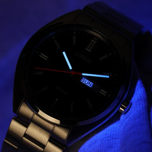 Чоловічий годинник LORUS SPORTS RH363AX9 купити за ціною 3500 грн на сайті - THEWATCH