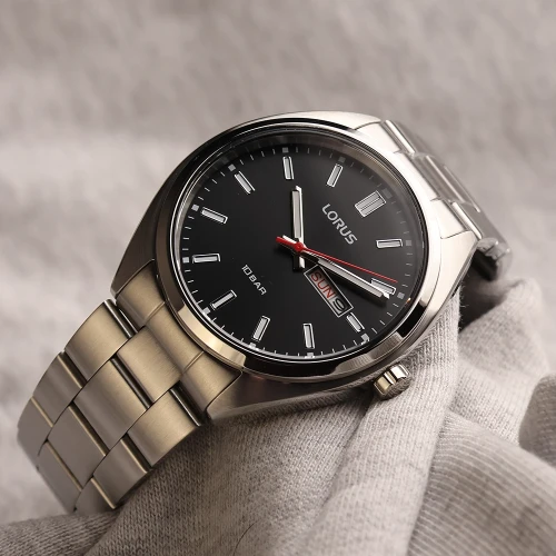 Чоловічий годинник LORUS SPORTS RH363AX9 купити за ціною 3500 грн на сайті - THEWATCH