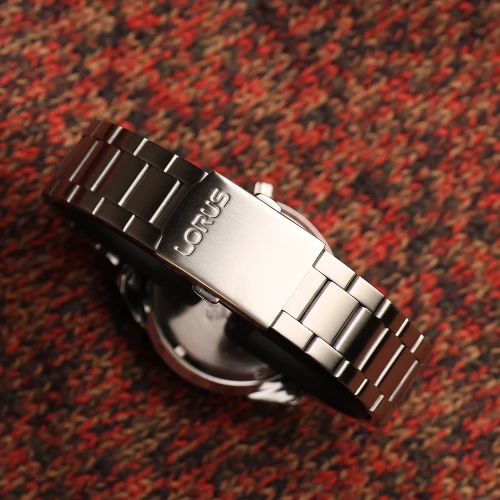 Чоловічий годинник LORUS SPORTS RH945RX9 купити за ціною 4600 грн на сайті - THEWATCH
