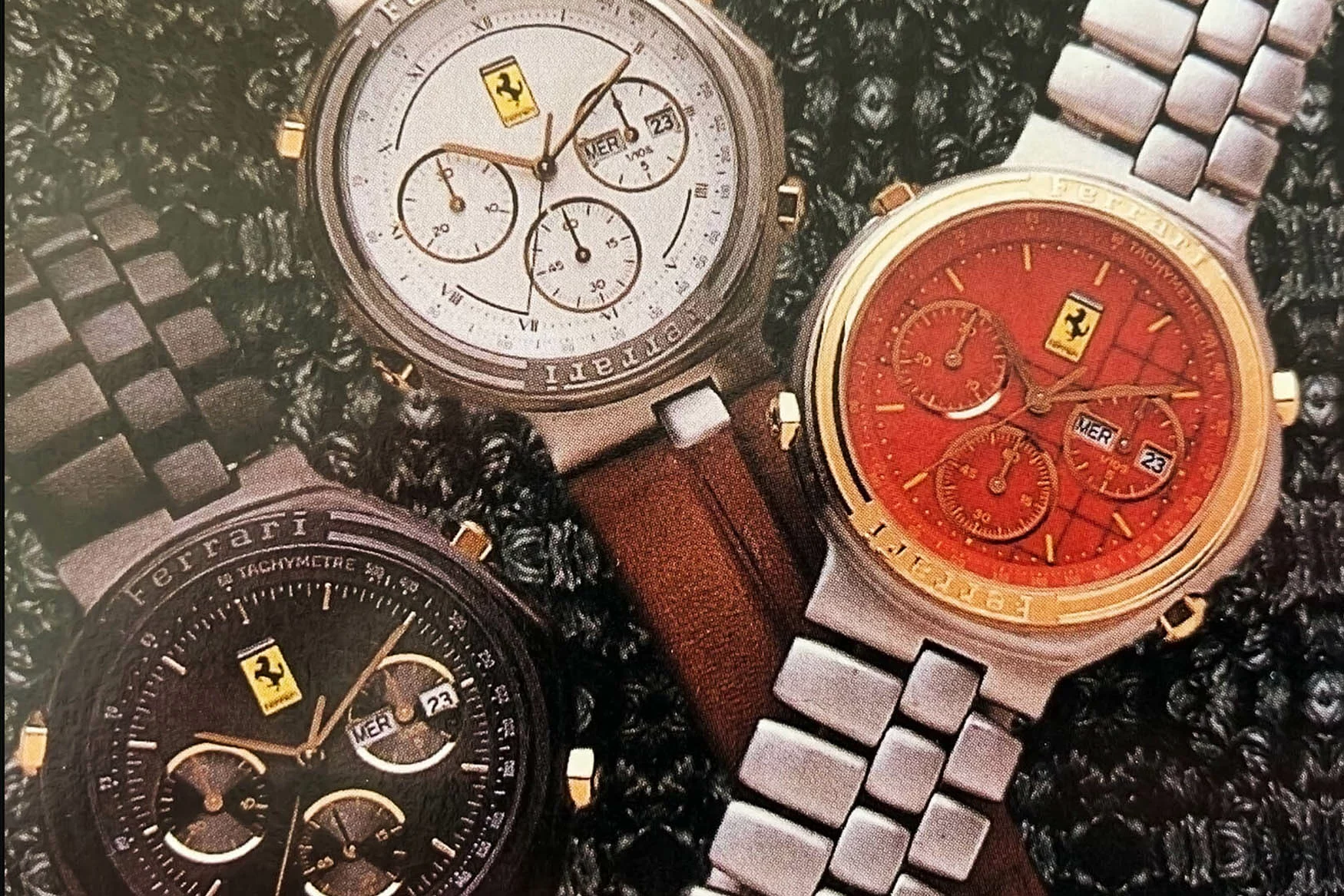 Три часа Ferrari Formula с кварцевыми хронографическими механизмами Seiko 7A38