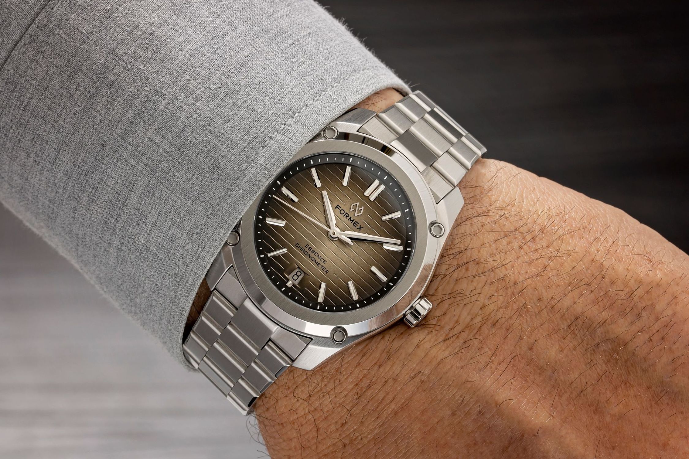Годинник FORMEX ESSENCE AUTOMATIC COSC "DEGRADE" 39MM 0333.1.6624.100 (2)
